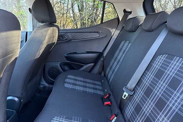 Hyundai i10 1.2 [79] Premium 5dr Auto [Nav]